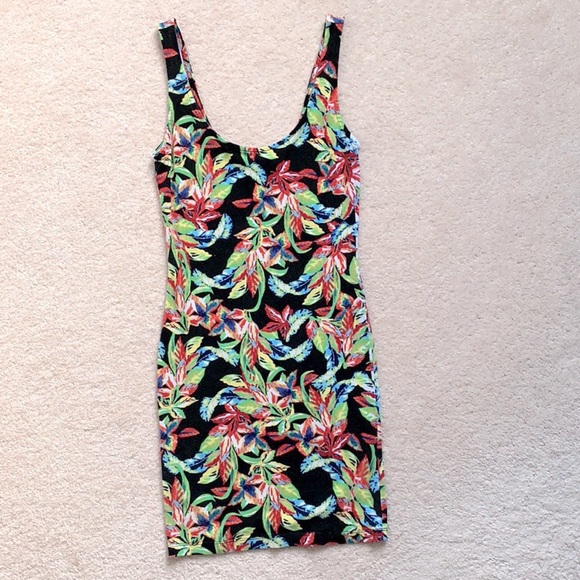 🌸2/$20🌸 Forever 21 Tropical Floral Mini Dress - Picture 1 of 2
